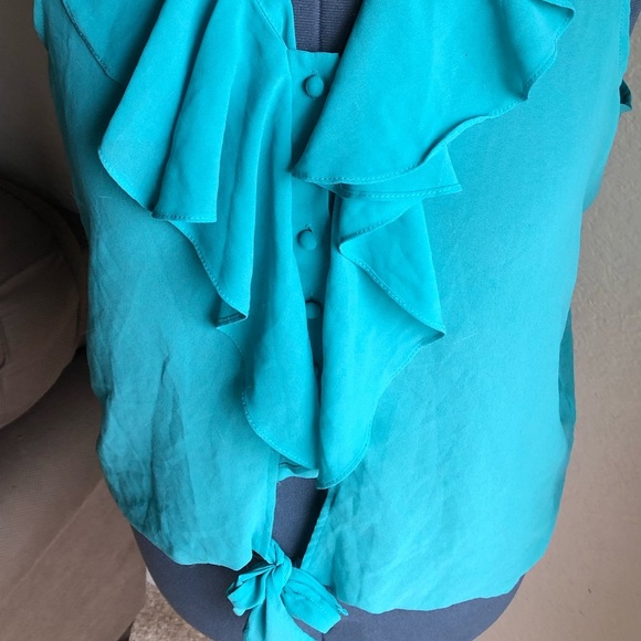 ❗️5/$25❗️Cute Teal Tank - Picture 2 of 4